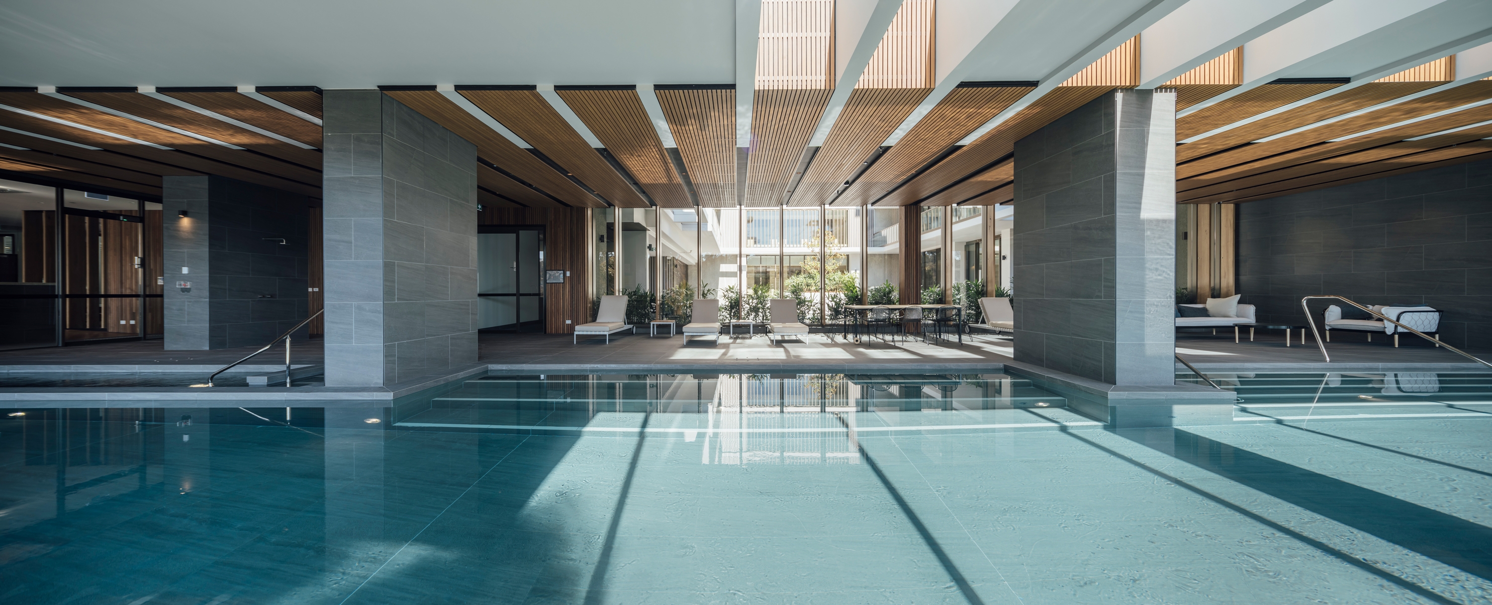 Aloha Pools Luxury Pool - Walmer Apartments